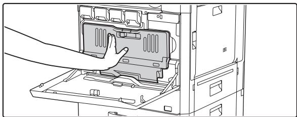 SHARP MX 2614 - Installes le bac de réception de toner usage. - 1