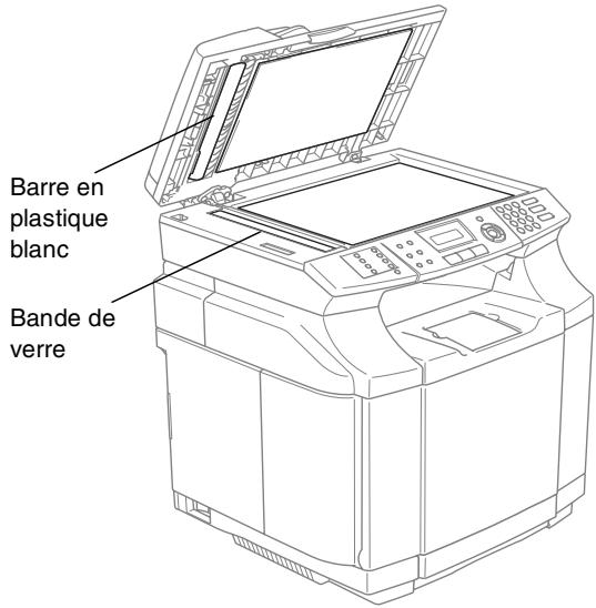 RICOH MP C3003 - MP C3004 - Nettoyage de la vitre du scanner - 2