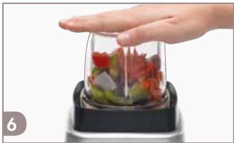 MAGIMIX 11622  -  11623 -  11625 - Ne soulevez jamais le couverclependant le fonctionnement. - 6