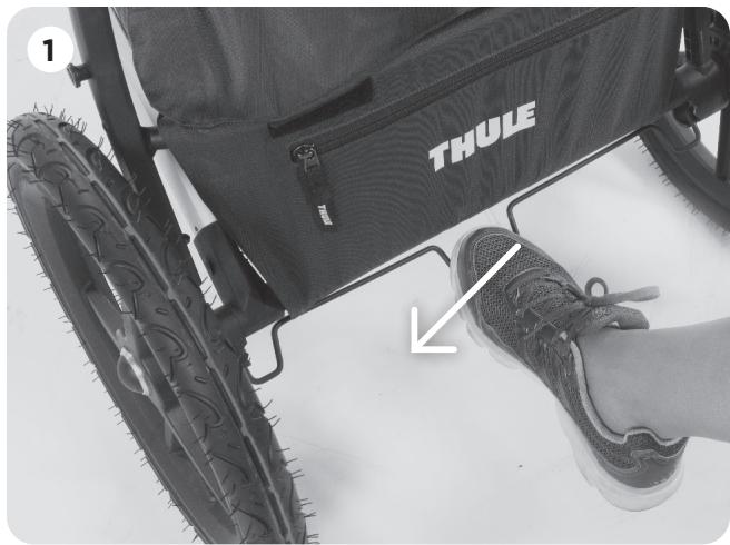 THULE GLIDE 2 S RUNNING - URBAN GLIDE 2 RUNNING - URBAN GLIDE 2 S RUNNING - SETTING THE PARKING BRAKE - 1