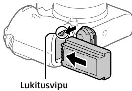 SONY ALPHA 6400 - Aseta akku samalla, kun painat lukitusvipua akun karjellä, kunnes akku lukittuu paikalleen. - 1
