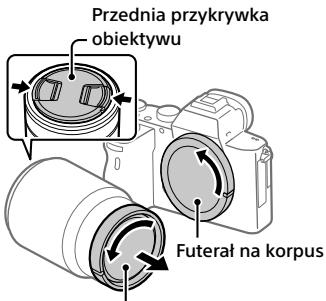 SONY ALPHA A7 III - Zdejmij osłonę korpusu z aparatu oraz tylną przykrywkę obiektywu z tylnej części obiektywu. - 1