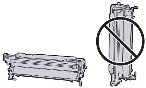 KYOCERA ECOSYS P6021CDN  -  ECOSYS P6130CDN -  ECOSYS P6235CDN - Placer le tambour à plat sur une surface propre et plane. - 1