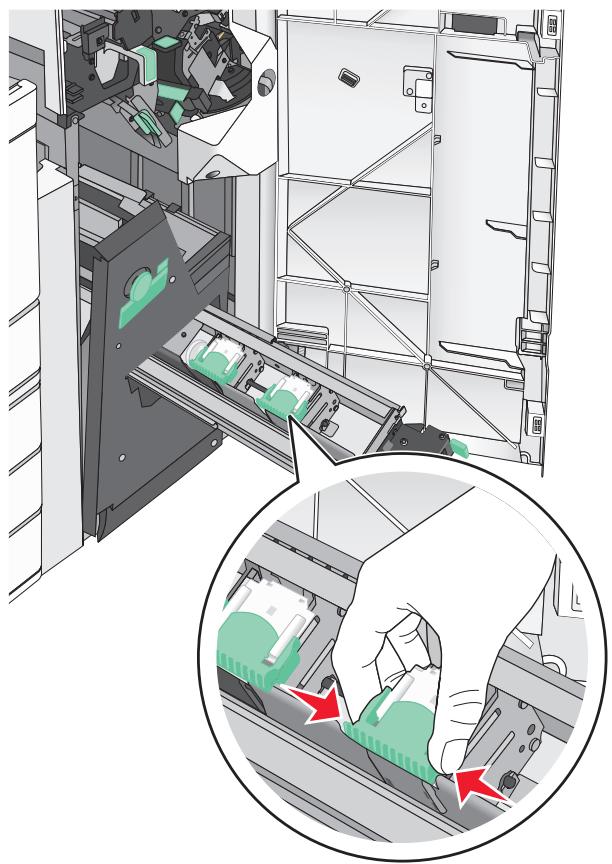 LEXMARK X950DE  -  X952DE -  X954D - Remplacement de la cartouche d'agrafes dans l'unité d'agrafage de livrets - 3