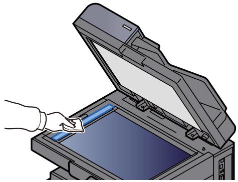 KYOCERA TASKALFA 3511I - Nettoyer la surface du verre fendu et le guide de lecture. - 1
