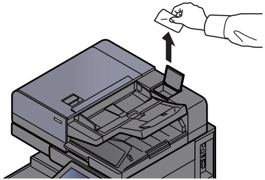 KYOCERA TASKALFA 3252CI - Retirer le chiffon de nettoyage de son compartiment. - 1