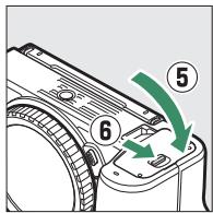 NIKON Z 50 - Z50 - Insertion de l'accumulateur et d'une carte mémoire - 3