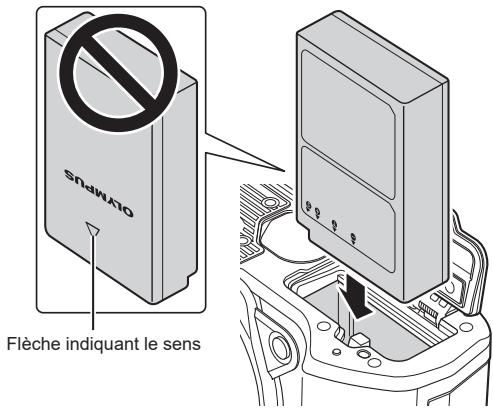 OLYMPUS OM-D E-M1X - Installation de la batterie. - 1