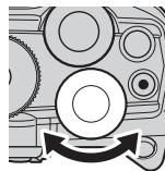 OLYMPUS OM-D E-M1X - Sélectionnez un élément à l'aide des boutons  du pavé flché ou en tournant la molette arrière. - 1