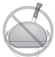 PANASONIC CROUSTINA SD-ZF2010KXF - Il cestello del pane e la lama impastatrice sono dotati di un rivestimento in ceramica per impedire la formazione di macchie e rendere più semplice rimuovere il pane. - 1