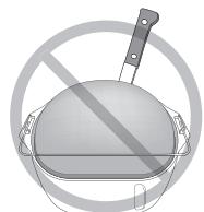 PANASONIC CROUSTINA SD-ZF2010KXF - Het bakblik en het kneedmes zijn bedekt met een keramische laag om vlekken te voorkomen en het brood gemakkelijker uit de pan te kunnen nemen. - 1