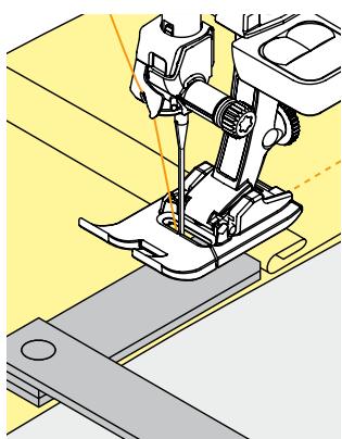 BERNINA 335 - Couture avec les plaquettes d'équilibrage de la hauteur - 6