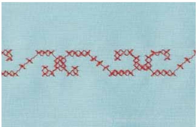 BERNINA 335 - Avec le pointon pour boutonniere (accessoire optionnel) - 2