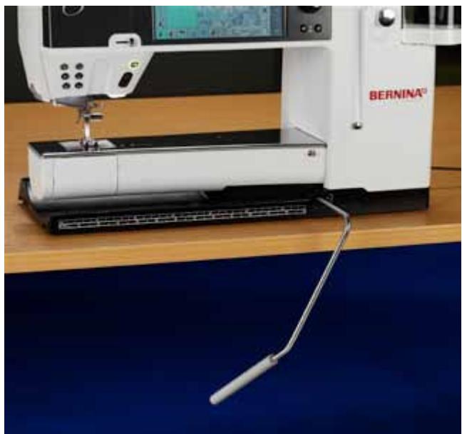 BERNINA 335 - Système à mains libres (FHS) - levier de genou - 1