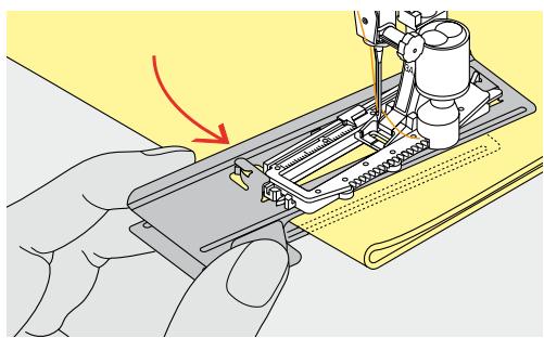 BERNINA 335 - Le ruban de la fermeture ou le tissu est dur ou d'un tissage épais - 3