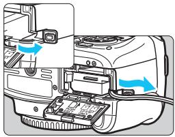 CANON EOS 77D - Insérez l'adaptateur secteur. - 1