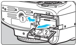 CANON EOS 77D - Retrait de la batterie et de la carte - 2
