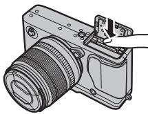 FUJIFILM X-T20 - Retrait de la batterie et de la carte mémoire - 2