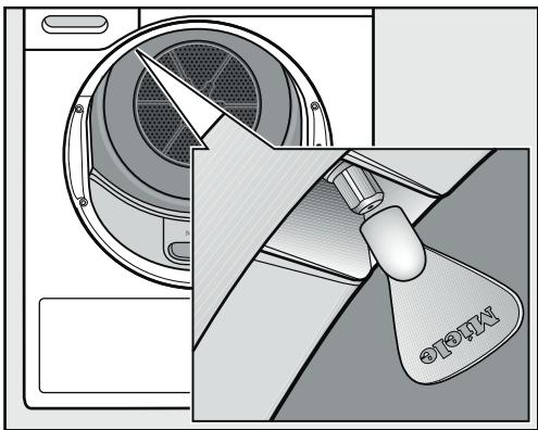 MIELE TWR780WP - Remplacer la buse de pulvérisation pour l'eau de condensation - 1