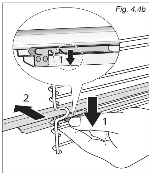 DELONGHI DLM90XL - NOTA IMPORTANTE: Nella cottura al girarrosto non porre il vassoio con girarrosto sulle slitte scorrevoli telescopiche. - 2