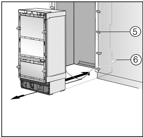 MIELE KF 2912 Vi - Pushing the appliance into the niche - 2