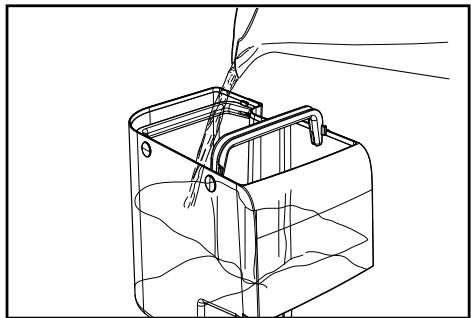 SAECO AULIKA TOP HSC V2 - Remplissage du réservoir à eau - 4
