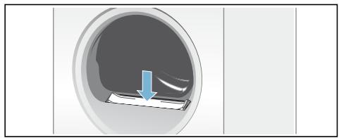 BOSCH WTW874H3 - Clean the fluff filter - 6