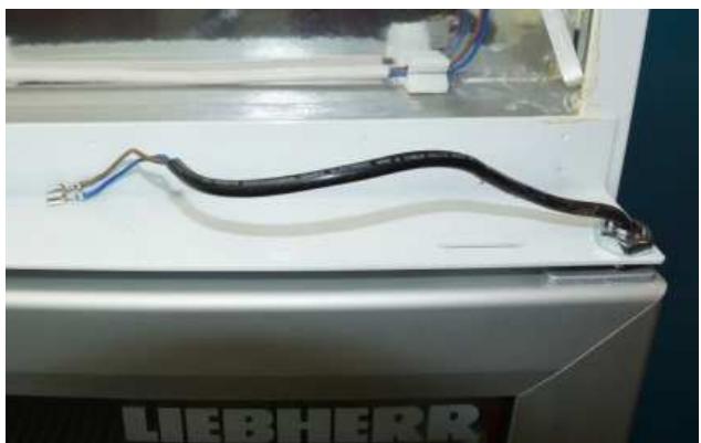 LIEBHERR FDv 4613 - Mounting the door: - 1