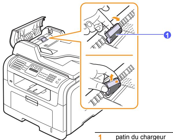 XEROX PHASER 3300MFPV/X - Remplacement du patin de chargeur automatique - 2