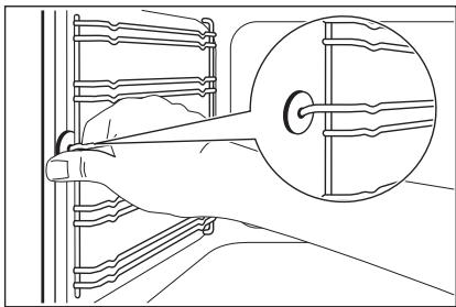 AEG-ELECTROLUX CIS6679BPW - Retrait des supports de gradins - 1
