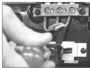 AIRLUX CC902GTIX3 - REEMPLACEMENT DU CABLE D'ALIMENTATION (cette opération ne doit être effectuee que par du personnel qualifié) - 2