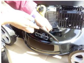 HYUNDAI HTDT5173T  -  HTDT5175FBS - 4) Montage du déflecteur d'éjection latérale - 3