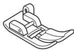 TOYOTA SP100 - SP100 /200 - Installez le pied-de-biche pour zigzag ou le pied pour ourlets invisibles. - 1