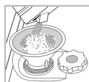 INDESIT DIF 14B1  -  DIF 14B1 EU - Measuring out the refined salt - 1