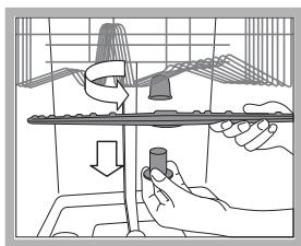 INDESIT D 36A - Cleaning the sprayer arms - 1