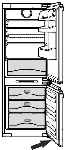 ELECTROLUX IK321BR - Démontage de l'amortisseur de fermeture de la portedu congélateur - 1