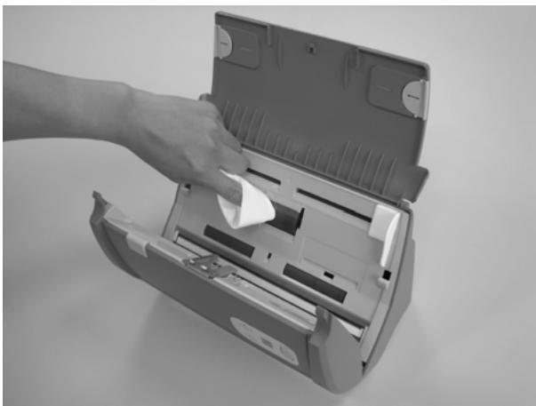 PLUSTEK SMARTOFFICE PS286 - Nettoyer le rouleau d'alimentation: - 1