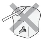 PANASONIC SD-YR2540 - Bread pan and kneading blade are coated with a non-stick finish to avoid stains and to make it easier when removing bread. - 2