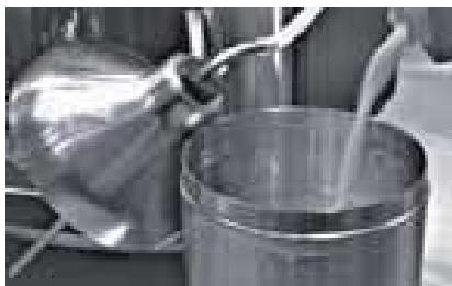 KRUPS BEAN TO CUP EA8258 - Gebruik van het auto-cappuccino accessoire (optioneel) - 5