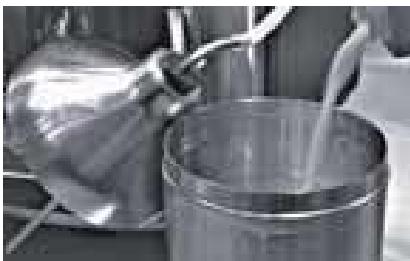 KRUPS BEAN TO CUP EA8258 - Användning av auto-cappuccino (tillval) - 5
