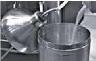 KRUPS BEAN TO CUP EA8258 - Auto-cappuccinolisälaitteen käyttö (valinnainen) - 5