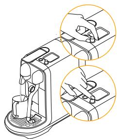 NESPRESSO CREATISTA PRO - Retirez le réservoir à eau. - 1