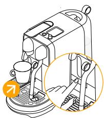 NESPRESSO CREATISTA PRO - Tilberedning af maelkedrikke - to kopper /Maitokahvin valmistus - kaksi kupillista - 5