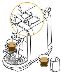 NESPRESSO CREATISTA PRO - Tilberedning af maelkedrikke - to kopperMaitokahvin valmistus - kaksi kupillista - 4