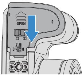 KODAK AZ251 - Installing Battery and Memory Card - 9