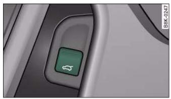 AUDI A5 - Opening and closing the boot lid - 1