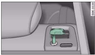 AUDI A5 - Locking the backrest - 1