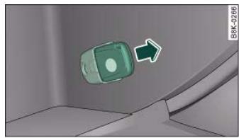 AUDI A5 - Starting the vehicle with the spare key - 1
