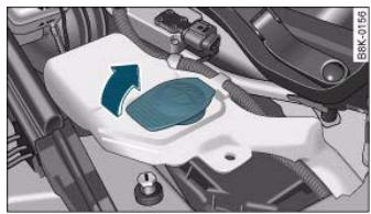 AUDI A5 - Windscreen washer - 1