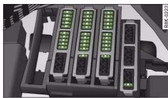 AUDI A5 - Fuse list for luggage compartment - 1